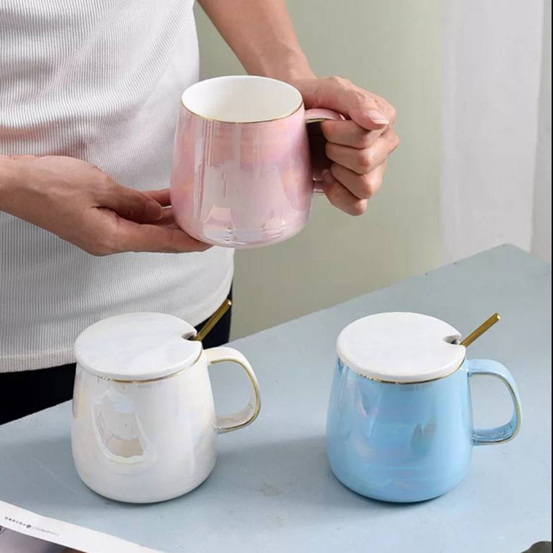 Porcelain Couple Mugs with Lids for Women - Simple Design