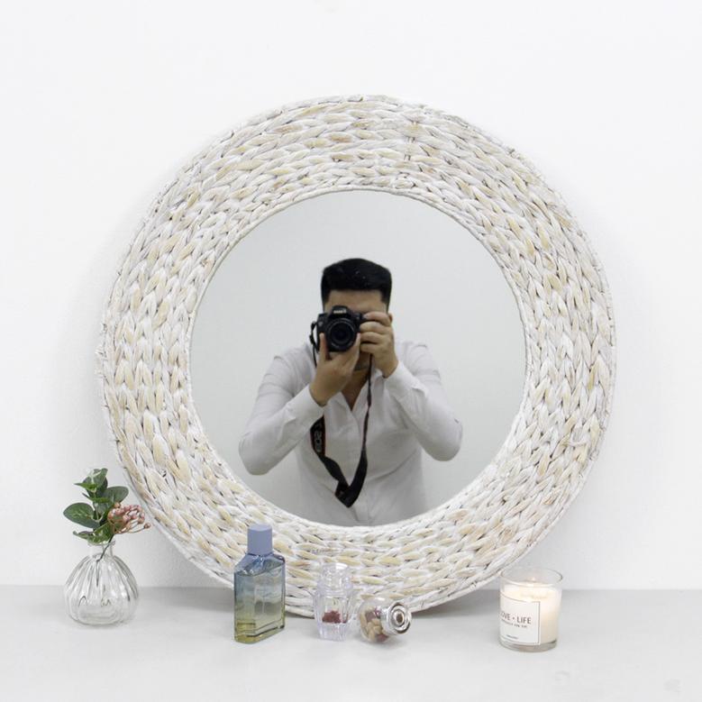 Shop Elegant Round Water Hyacinth Wall Mirror