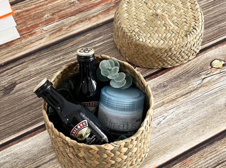 Small Round Seagrass Basket with Hinged Lid for Gifts