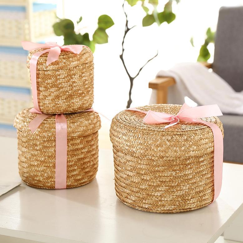 Valentine's Day Wicker Gift Basket with Lid for Storage