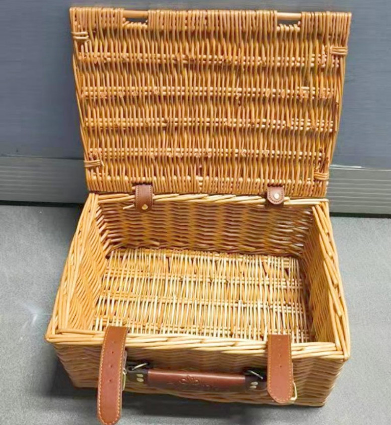 Willow Wicker Picnic Hamper Basket with Lid