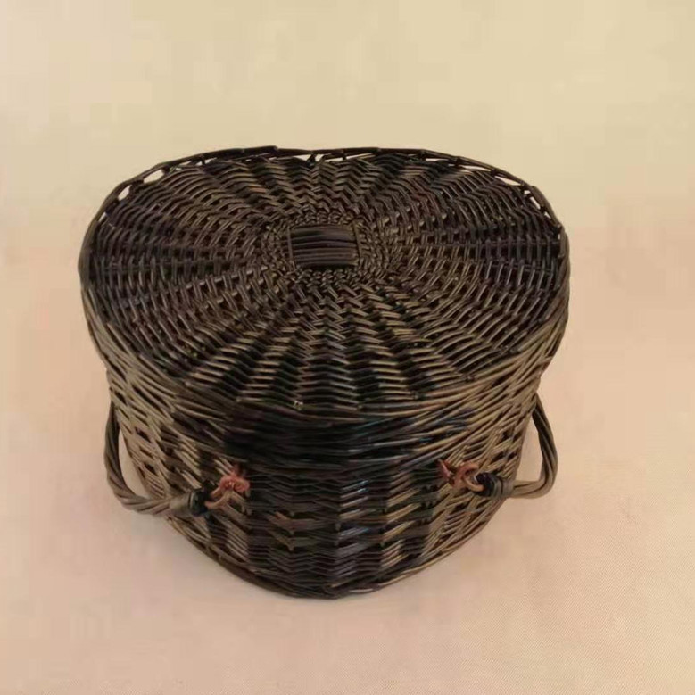 Charming Heart Shaped Wicker Basket For Outdoor Gathering and Picnic