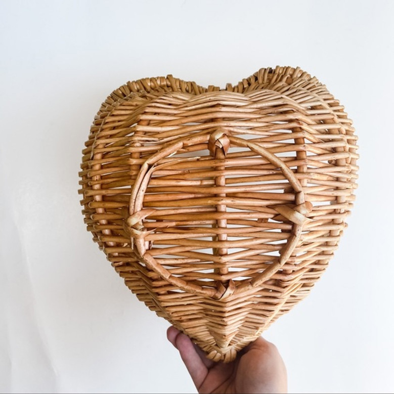 Eco-friendly Heart Shaped Wicker Basket | Perfect for Farmhouse Decor