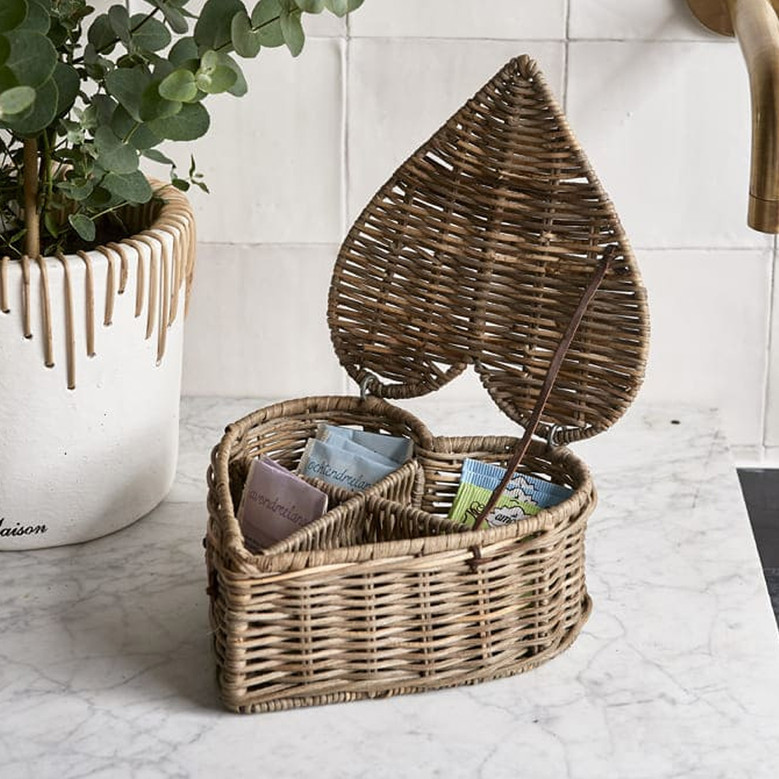 High-Quality Heart-Shaped Wicker Basket | Elegant Handwoven Storage for Gifts and Home Decor