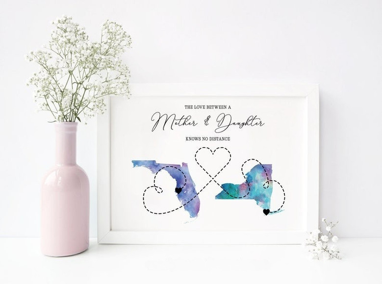 Long distance mother daughter canvas with love quote and heart motif, meaningful Mother's Day gift for mom