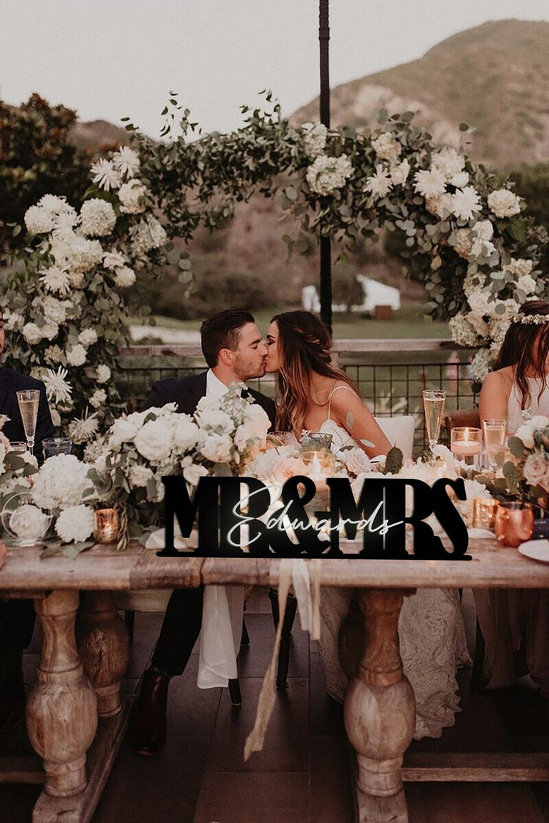 Personalized Mr & Mrs Wooden Sign - Wedding Table Decor For Reception & Sweetheart Table