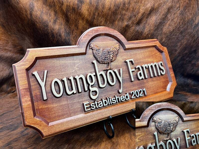 Personalized Animal Farm Wooden Sign For Couple's Anniversary - Custom Ranch Last Name Decor