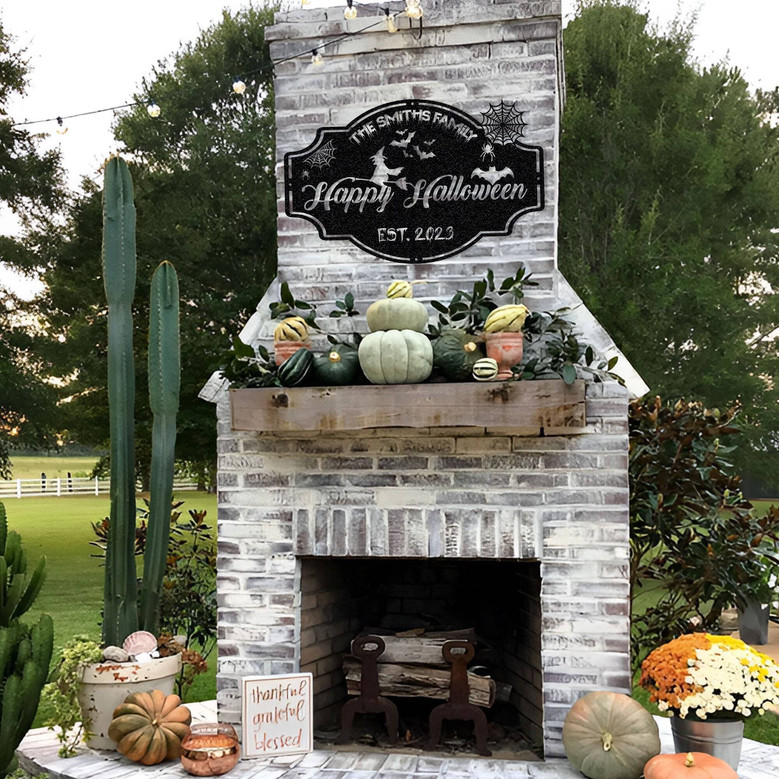 Custom Halloween Outdoor Metal Sign For Family - Personalized Last Name Decor