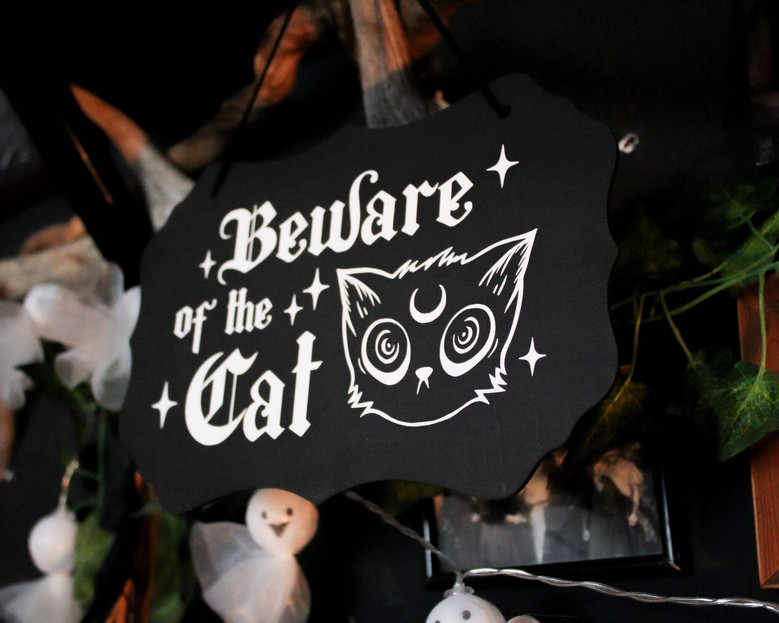 Beware Halloween Wood Sign - Cute Gothic Decor For Cat Lovers - Witchy Theme For Indoor Halloween Decoration