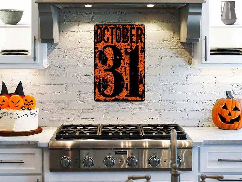 Distressed October 31 Halloween Metal Sign For Porch & Indoor DéCor – Modern Farmhouse Industrial Style
