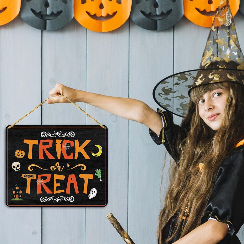 Trick Or Treat Wooden Door Sign For Spooky Halloween DéCor - Hanging Decoration For Home Entryway