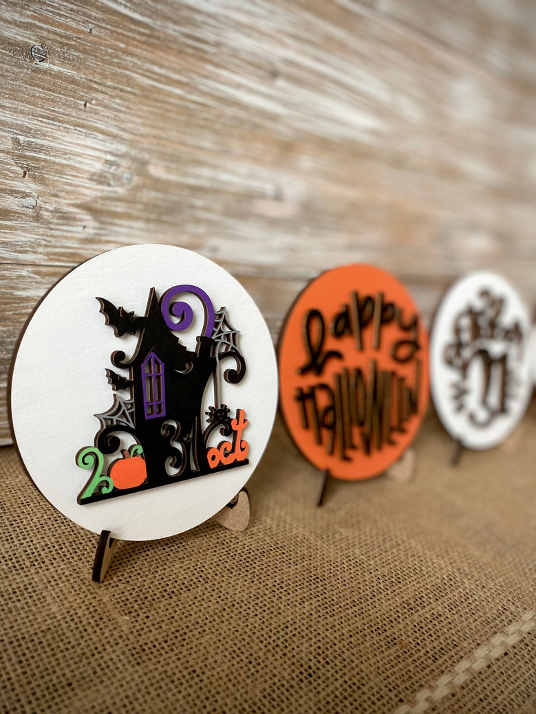 Charming Halloween Gnome Sign - October 31 Haunted House Decor For Tiered Tray