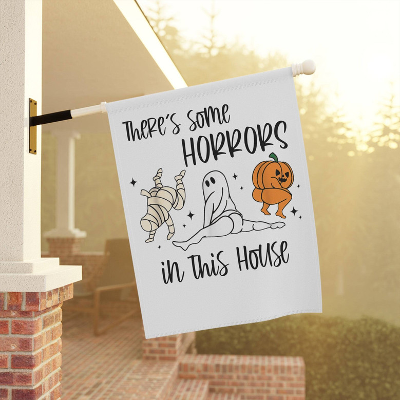 Funny Halloween House Flag - Spooky Garden Banner | 'There's Some Horrors In This House' For Outdoor Decor