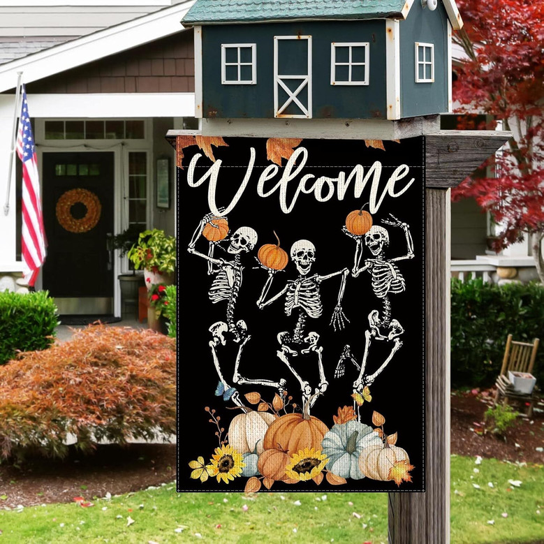 Humorous Skeleton Halloween Garden Flag For Autumn - Farmhouse Yard Decor For Thanksgiving