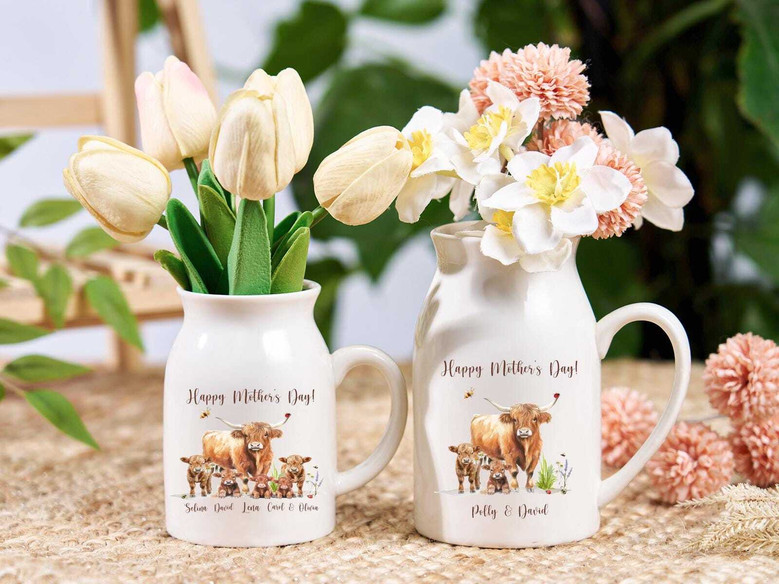 Thoughtful Mother's Day Ceramic Flower Vase With Custom Highland Cow Design For Mom Or Grandma Gift