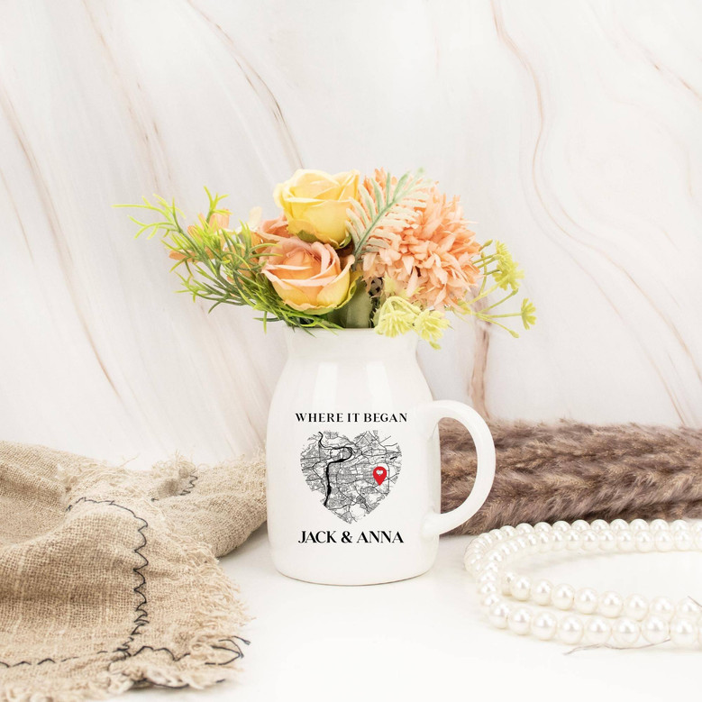 Custom Couples Map Ceramic Flower Vase For Anniversary Or Valentine's Day - Personalized Gift For Home DéCor