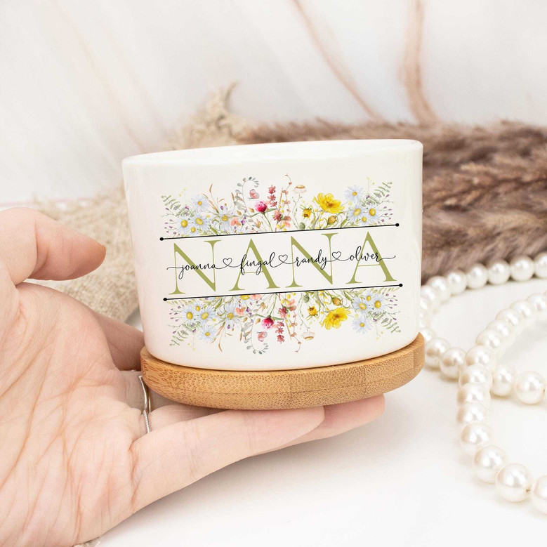 Thoughtful Mom Ceramic Plant Pot With Custom Birthflowers - Perfect Gift For Birthday Or Mother's Day
