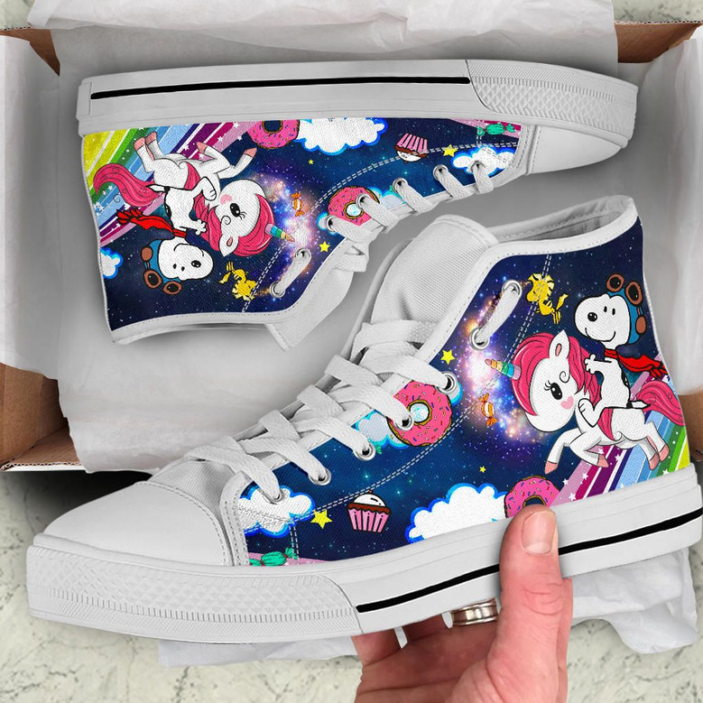 ユニコーン愛好家のためのユニークな友人家族へのギフトハイトップシューズ