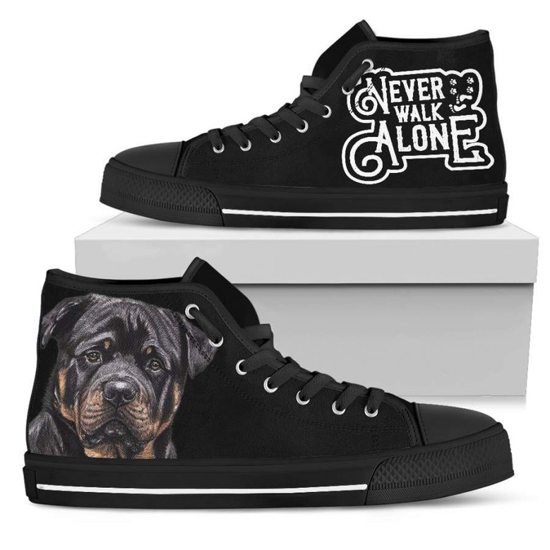 決して一人で歩かない男性用ハイトップシューズ