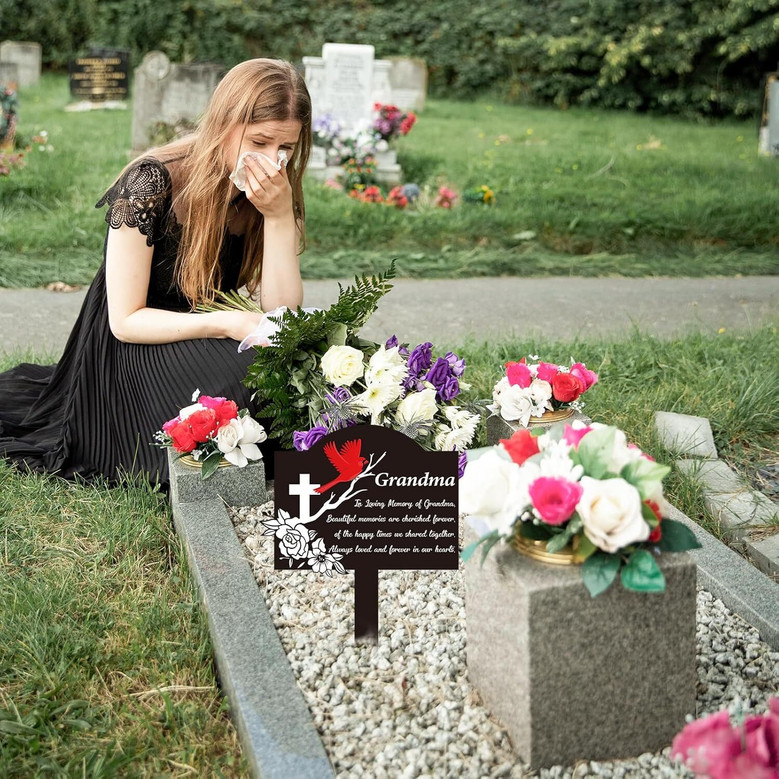 Touching Cardinal Grandma Memorial Gifts Metal Sign For Outdoor Cemetery Garden Stakes