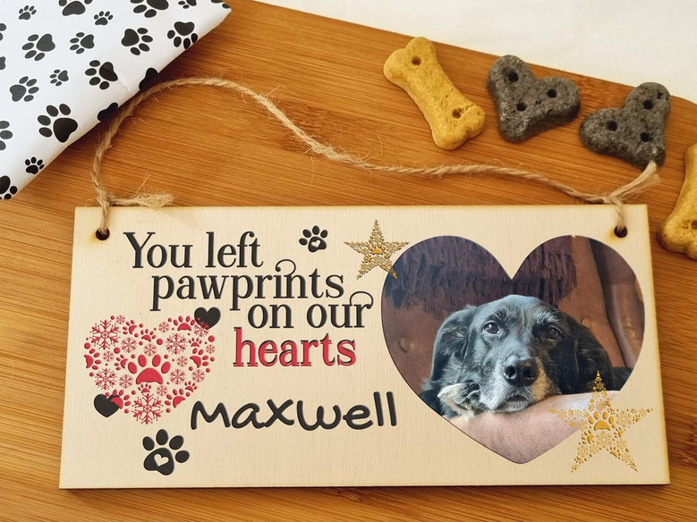 Personalized Pet Memorial Wooden Sign With Pawprints – Heartfelt Home Decor For Pet Lovers