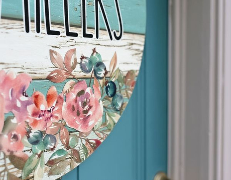 Floral Welcome Family Round Wood Sign, Personalized Farmhouse Decor