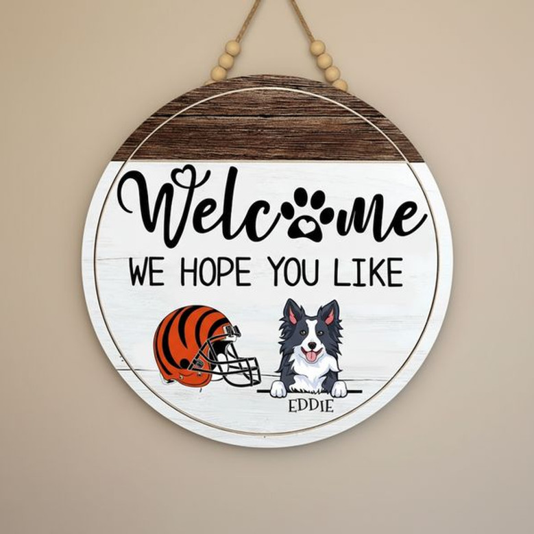 Team Spirit Meets Peeking Pets Animal Round Wood Sign
