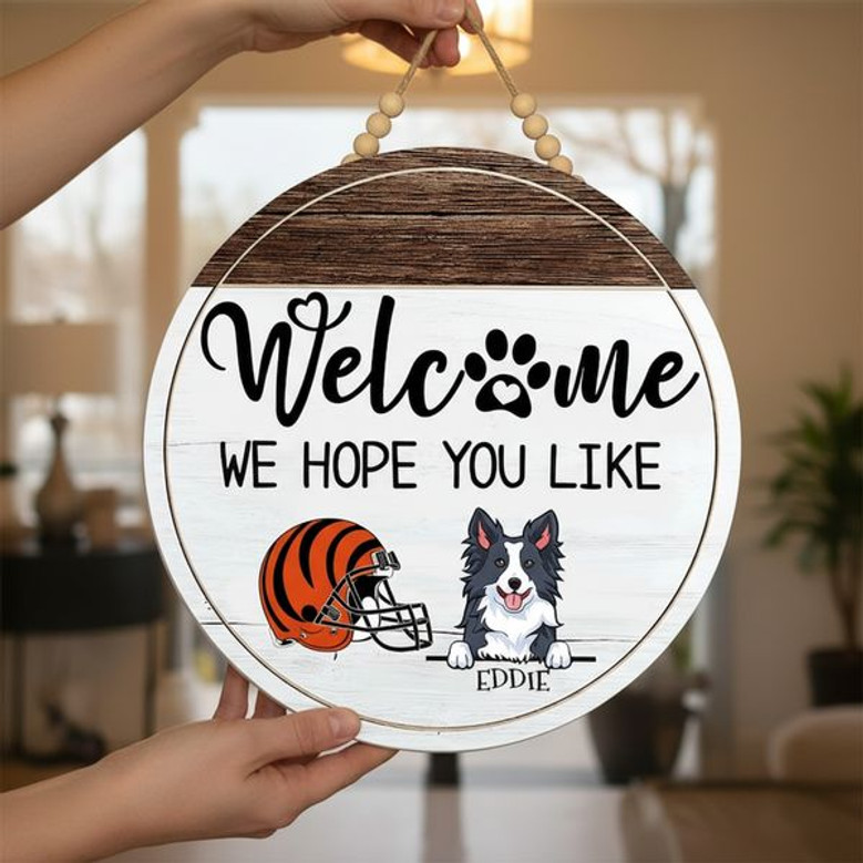 Team Spirit Meets Peeking Pets Animal Round Wood Sign