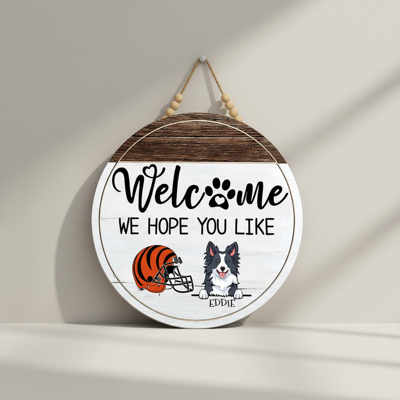 Team Spirit Meets Peeking Pets Animal Round Wood Sign