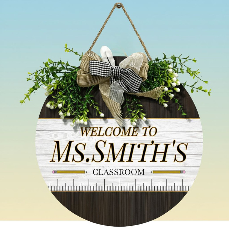 A Teachers Heart Custom Name Christmas Welcome Round Wood Sign