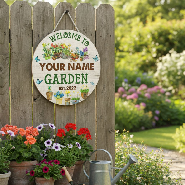 Blooming Garden Welcome Custom Name Floral Round Wood Sign