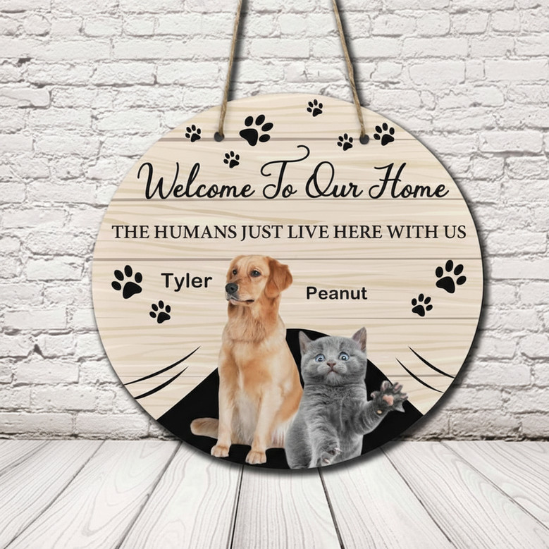 Personalized Pets Face, Animal Round Wood Sign Welcome Decor
