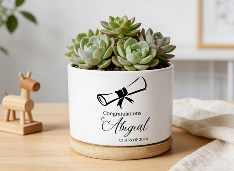 Personalized Ceramic Graduation Plant Pot with Name – Class of 2026