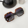 One Pc New Stylish Four Colors Christmas Day Square Shape Plastic Frame Metal Connected Uv Protection Polarized Sunglasses