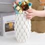 Nordic Simple 3D Printed Wave Pattern Vase White Ceramic Vase For Home Decoration
