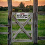 Farm Animal Warning Wood Sign - Funny Goat Caution Plaque For Farmhouse Fence Decor
