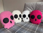 Plush Sherpa Skull Pillow – Spooky Skeleton Cushion for Gothic Halloween Decor
