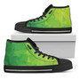 ライムグリーンの多角形幾何学模様の黒いハイトップシューズ