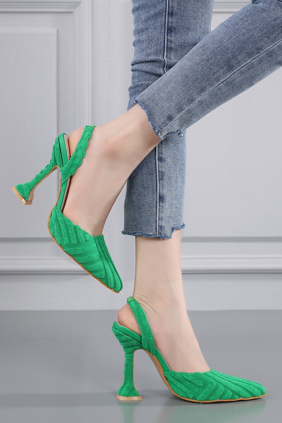 Summer New 3 Colors Solid Color Pointed Stylish High-Heel Sandals(Heel Height:10.5Cm)