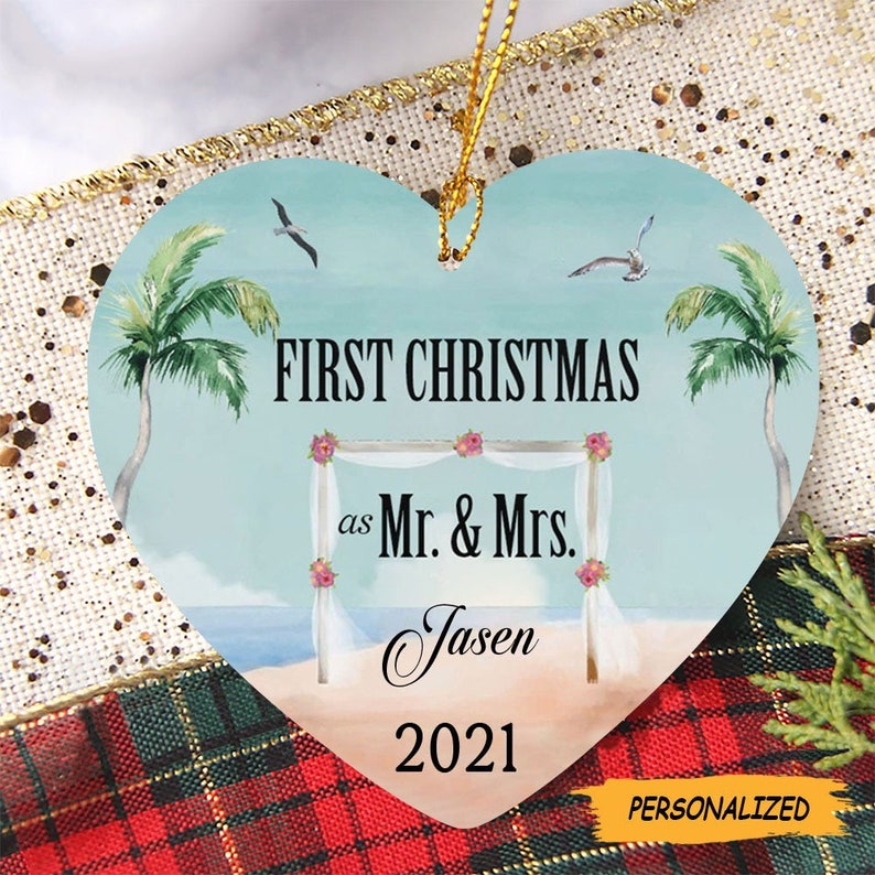 Personalized Beach Wedding, First Christmas Married Ornament, Wedding Gift, Mr and Mrs Ornament, Anniversary Gift, Couple Gift,Newlywed Gift
